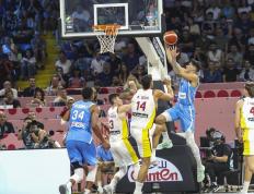 乐鱼-关于尼日利亚男篮力克西班牙男篮，库里送出助攻的信息