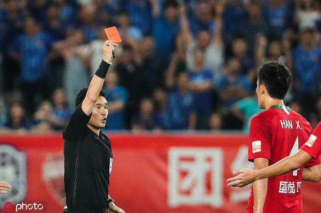 乐鱼体育-英格兰队豪取三连胜，领跑欧锦赛小组赛积分榜的简单介绍