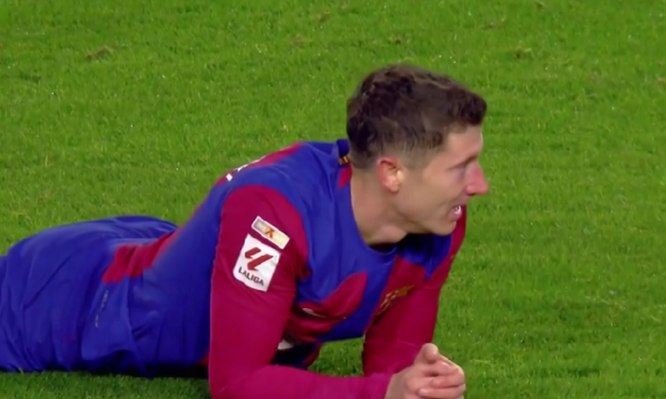 乐鱼-包含马德里竞技险胜波兰,莱万高光表现的词条