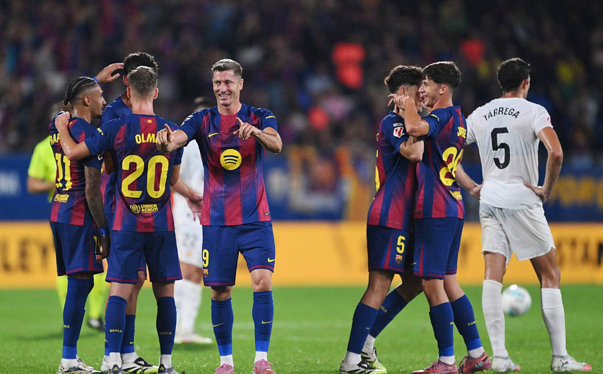 乐鱼体育-塞维利亚险胜巴黎，阿什拉夫关键制胜